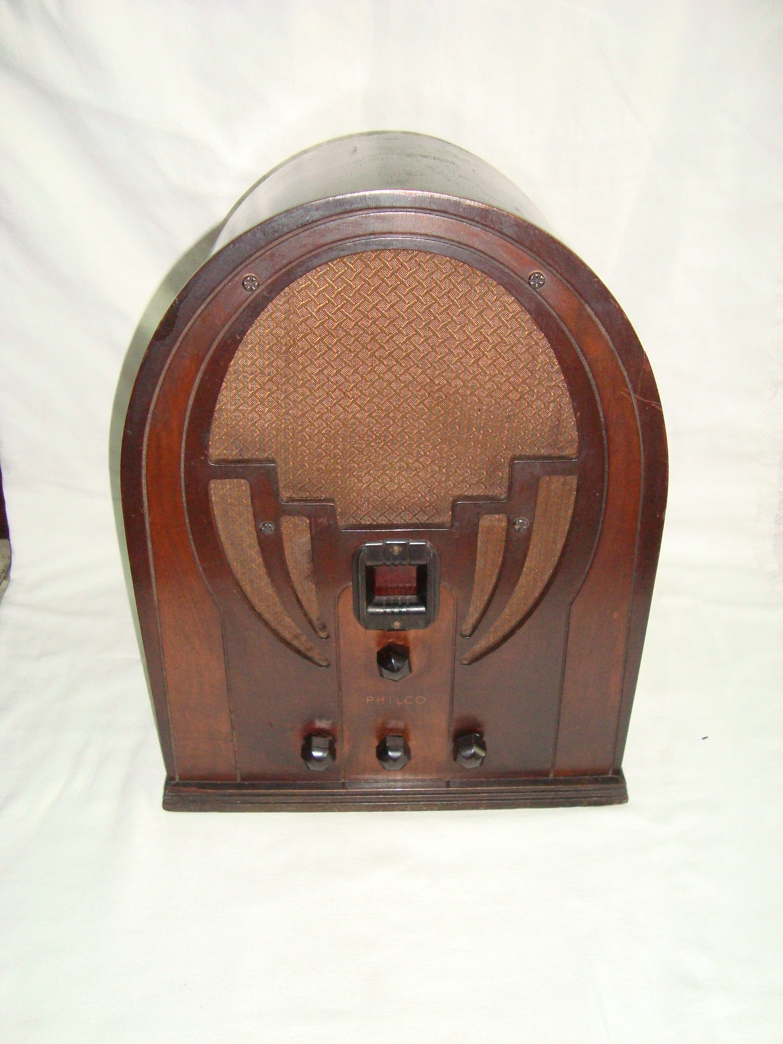 Philco Radio Model 60 110-Volts