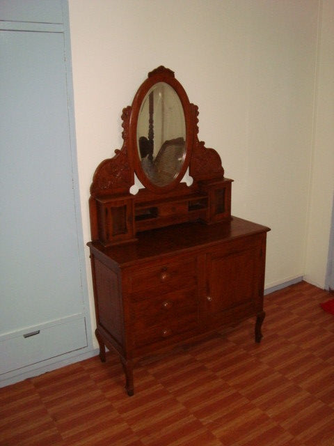 Dresser AMN-623 Mirror, Carving, Narra