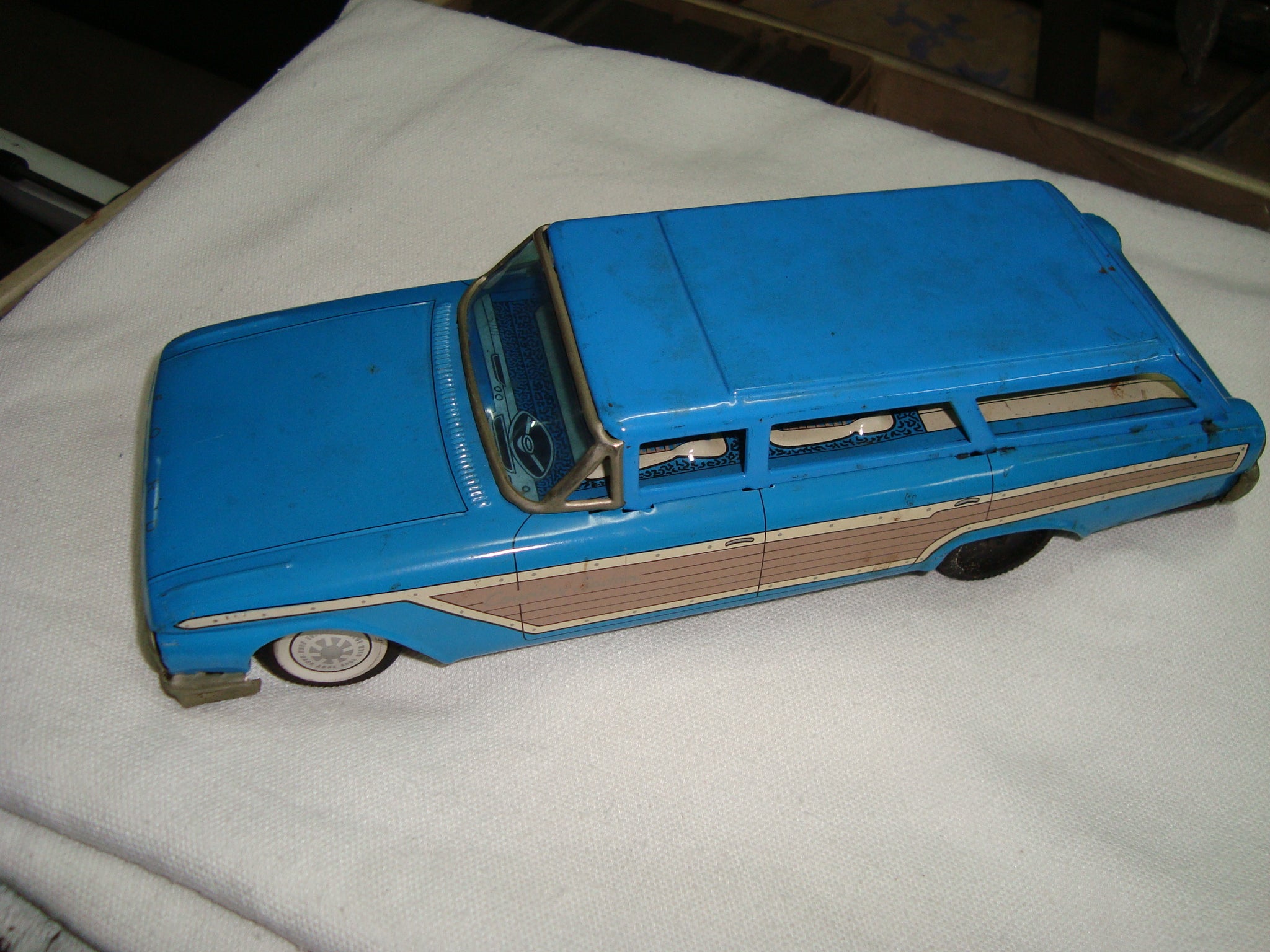 Tin Ford Car