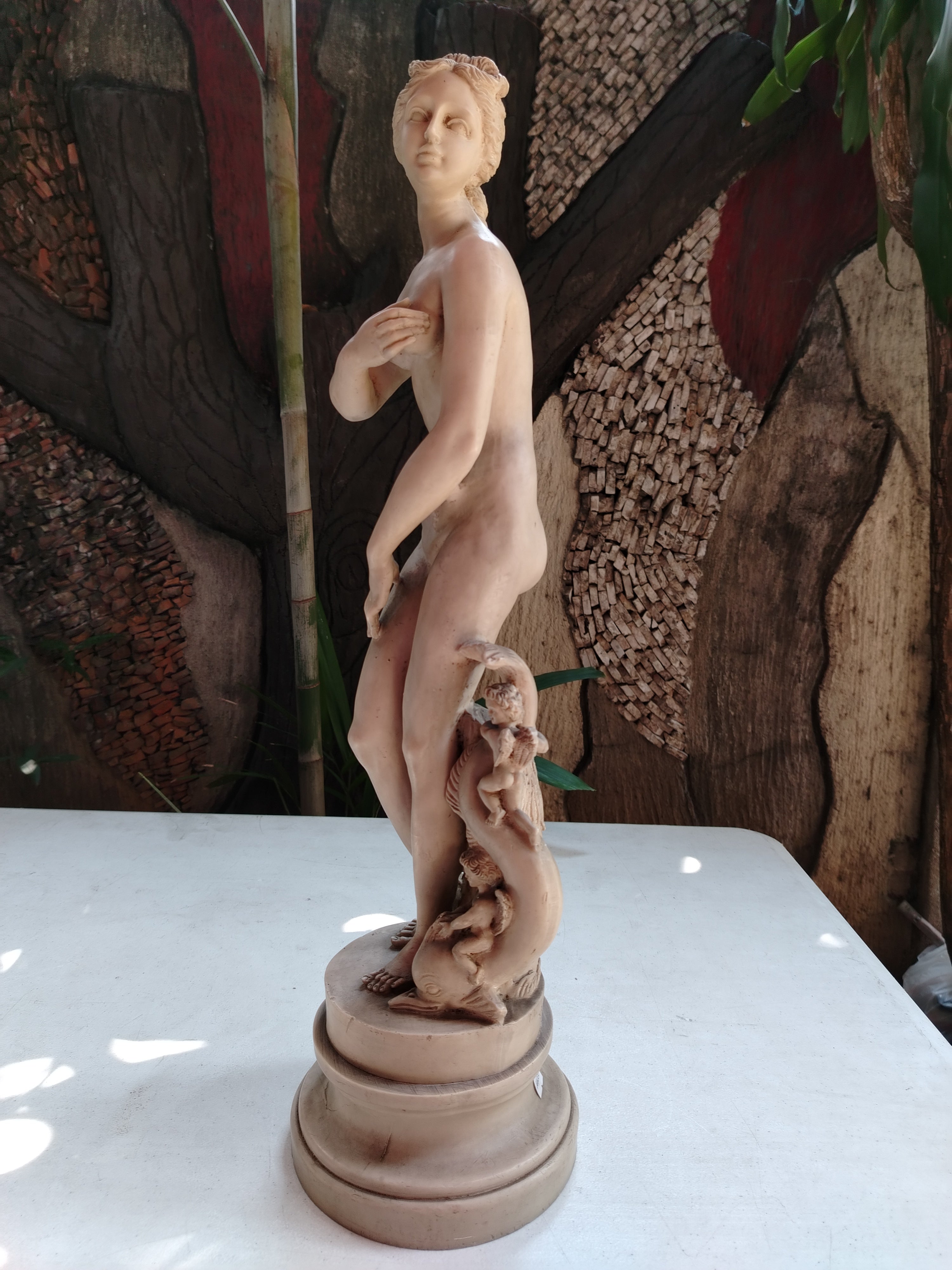 NUDE STATUE