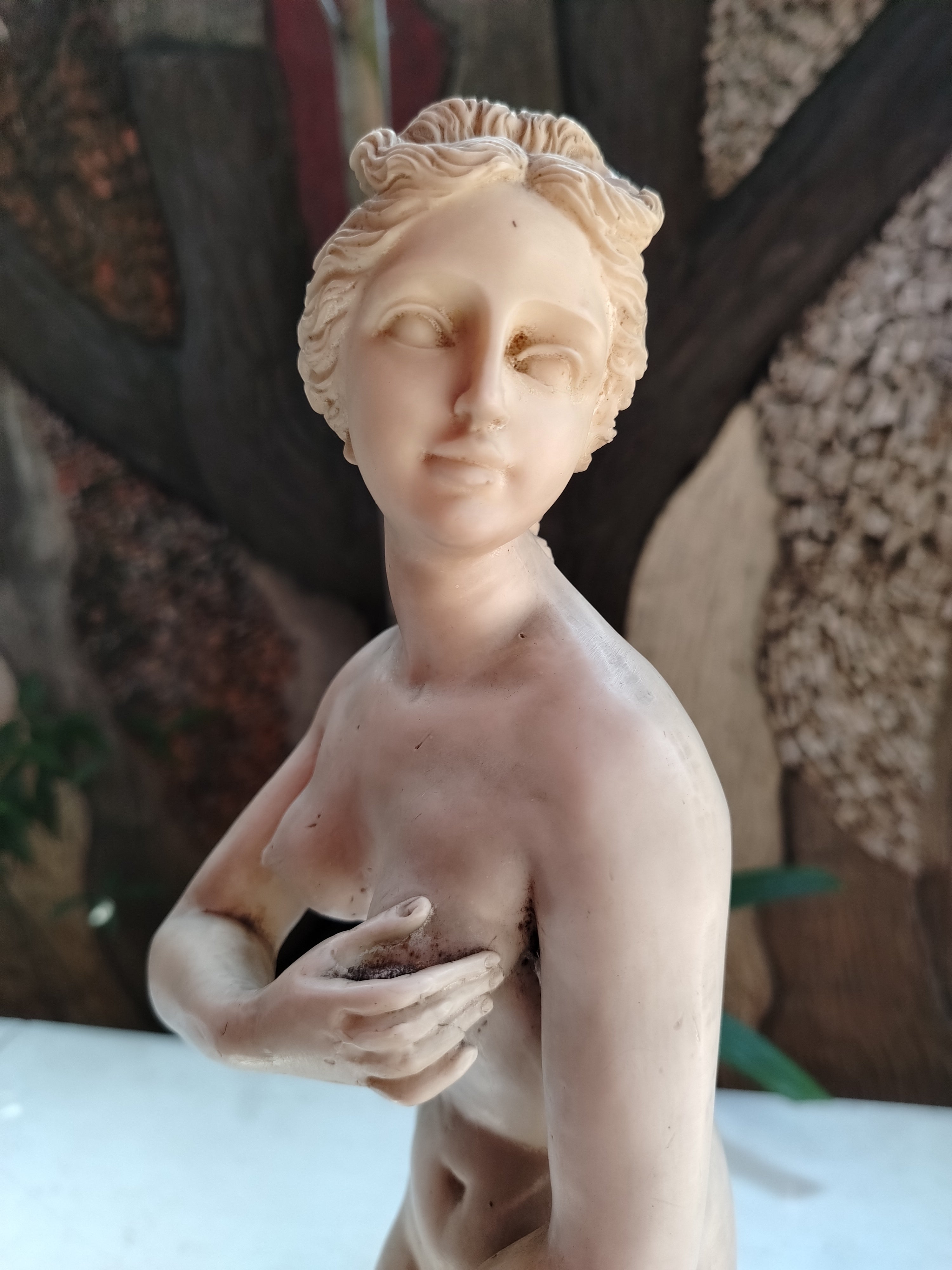 NUDE STATUE