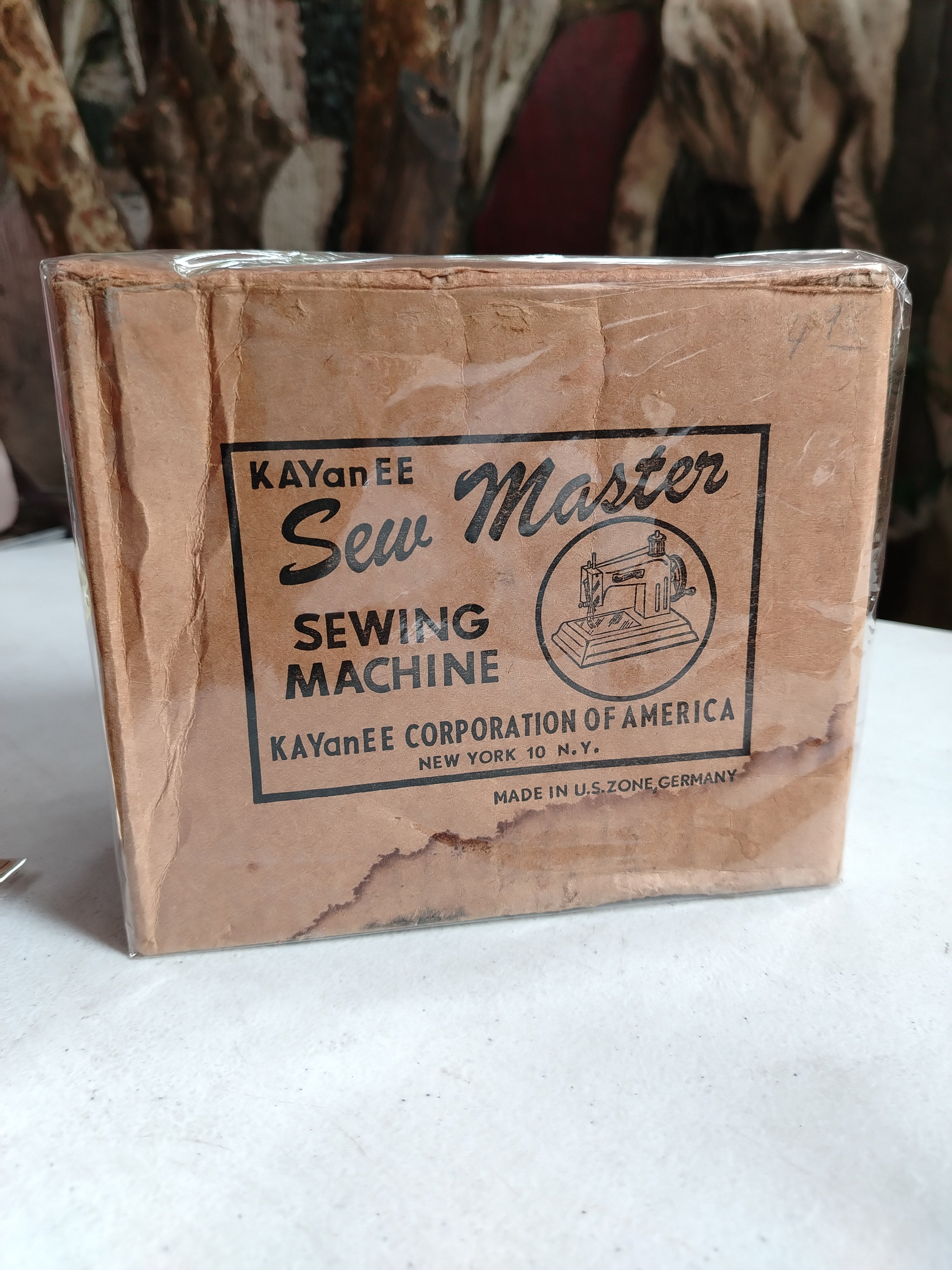 MINIATURE SEW MASTER SEWING MACINE