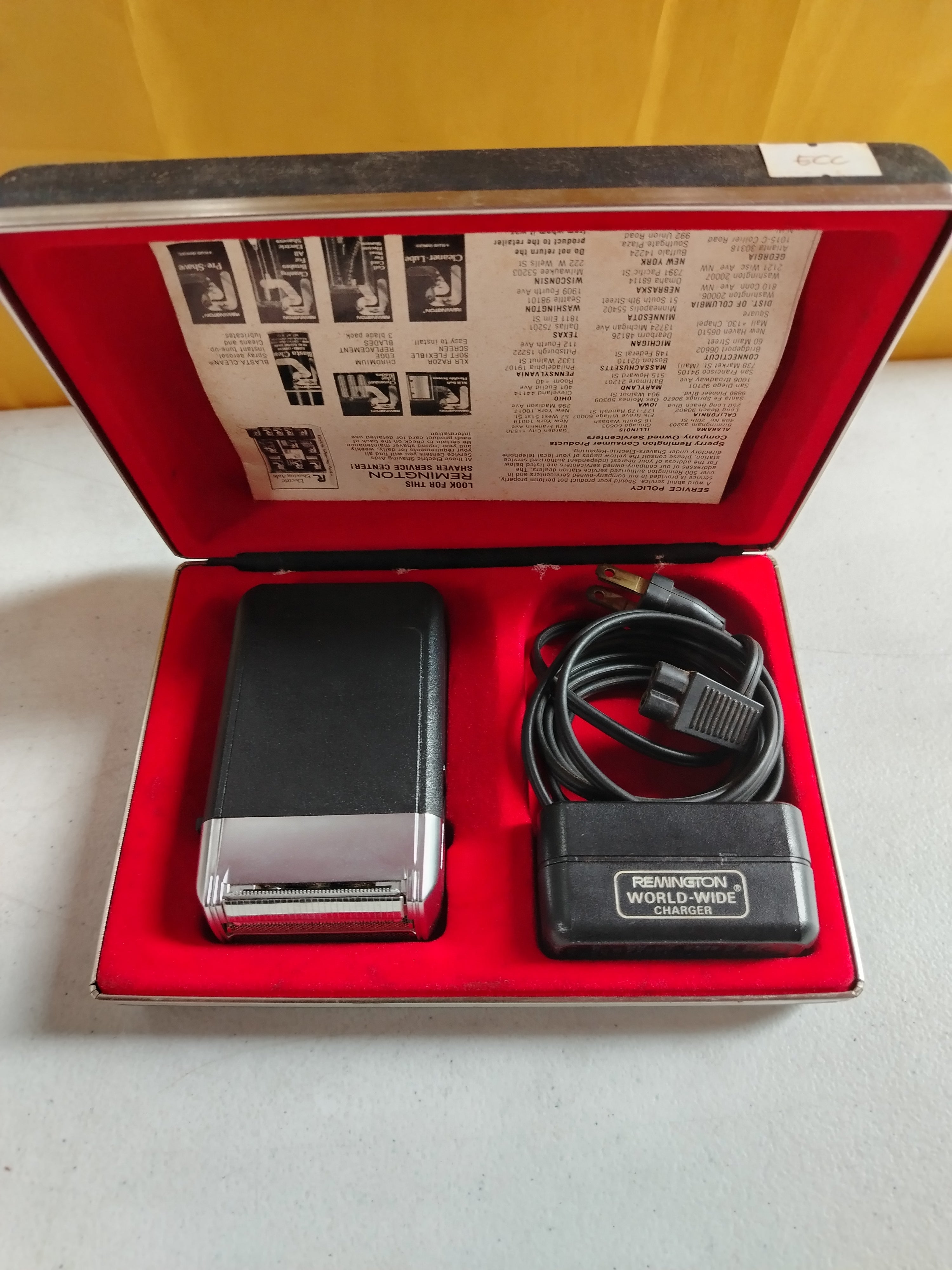 VINTAGE ELECTRIC RAZOR