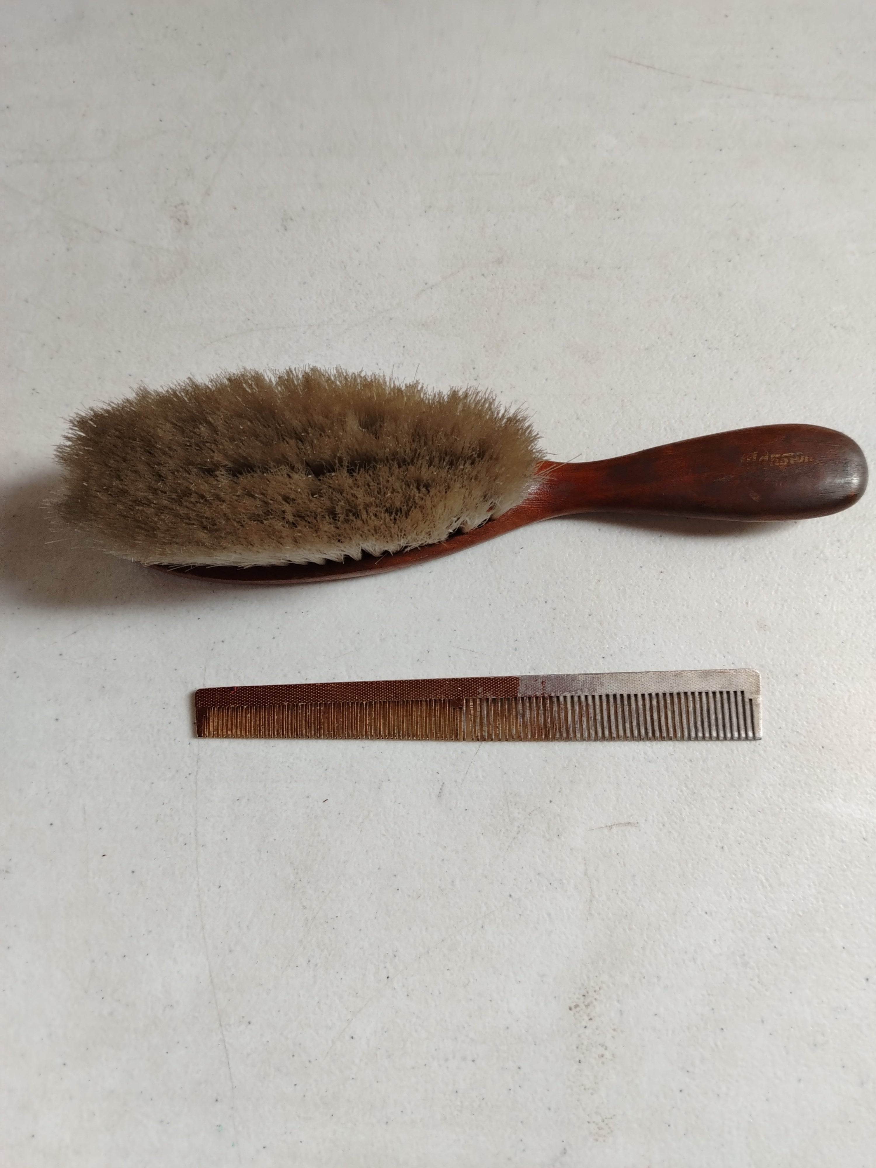 BARBER BRUSH & COMB