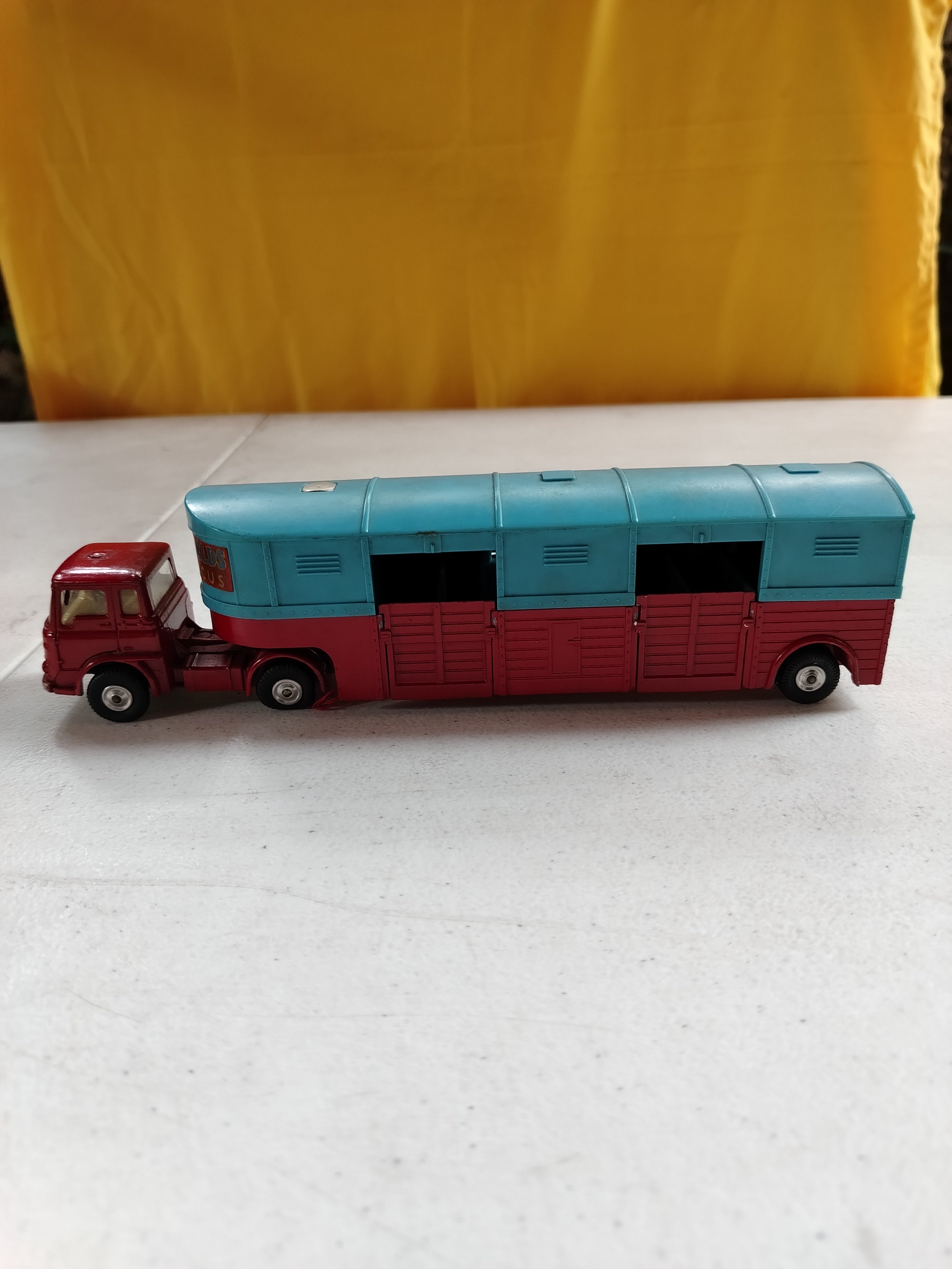 CORGI BEDFORD TRACTOR