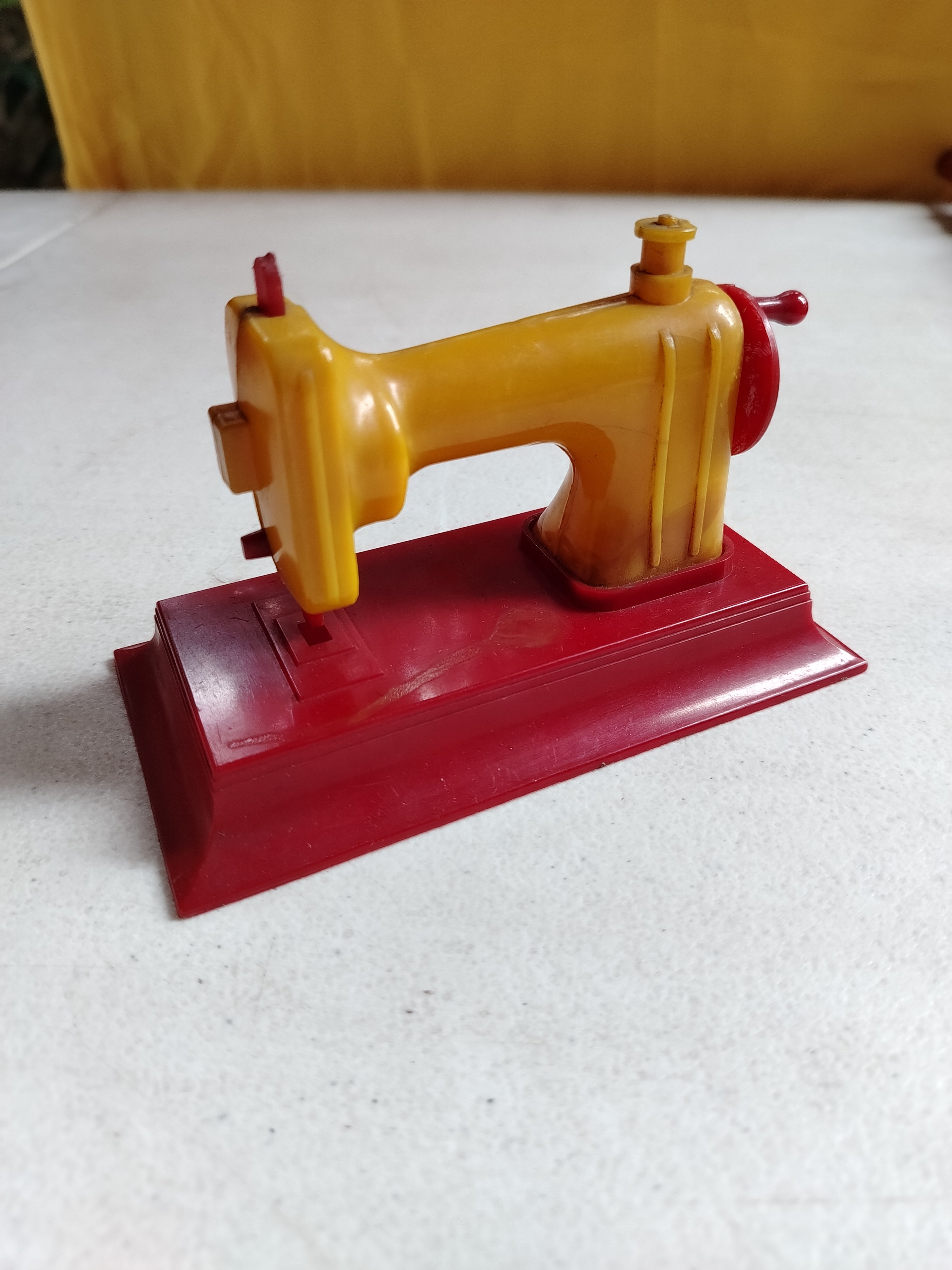 SEWING MACHINE TOY