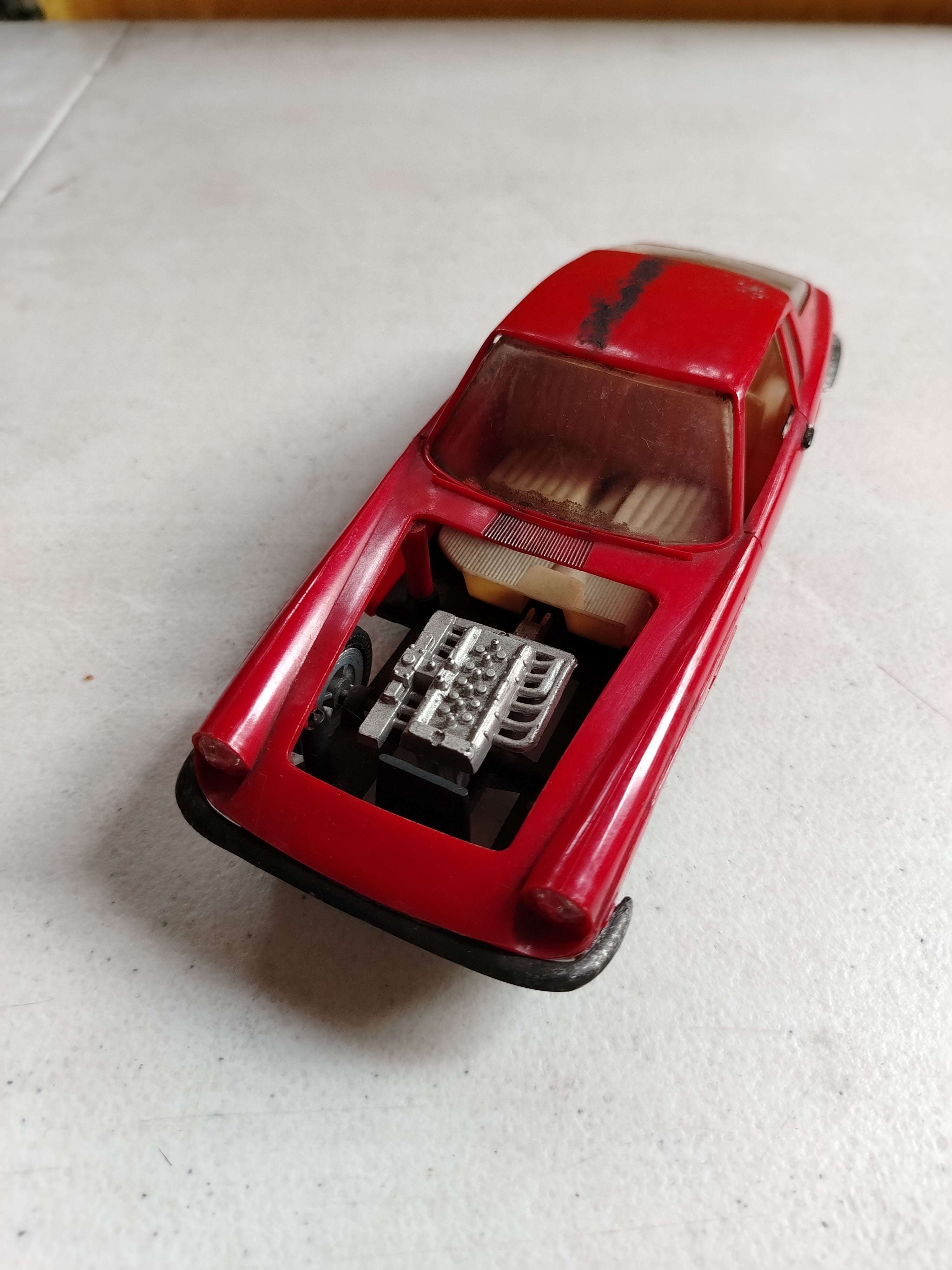 PLASTIC TOY CAR