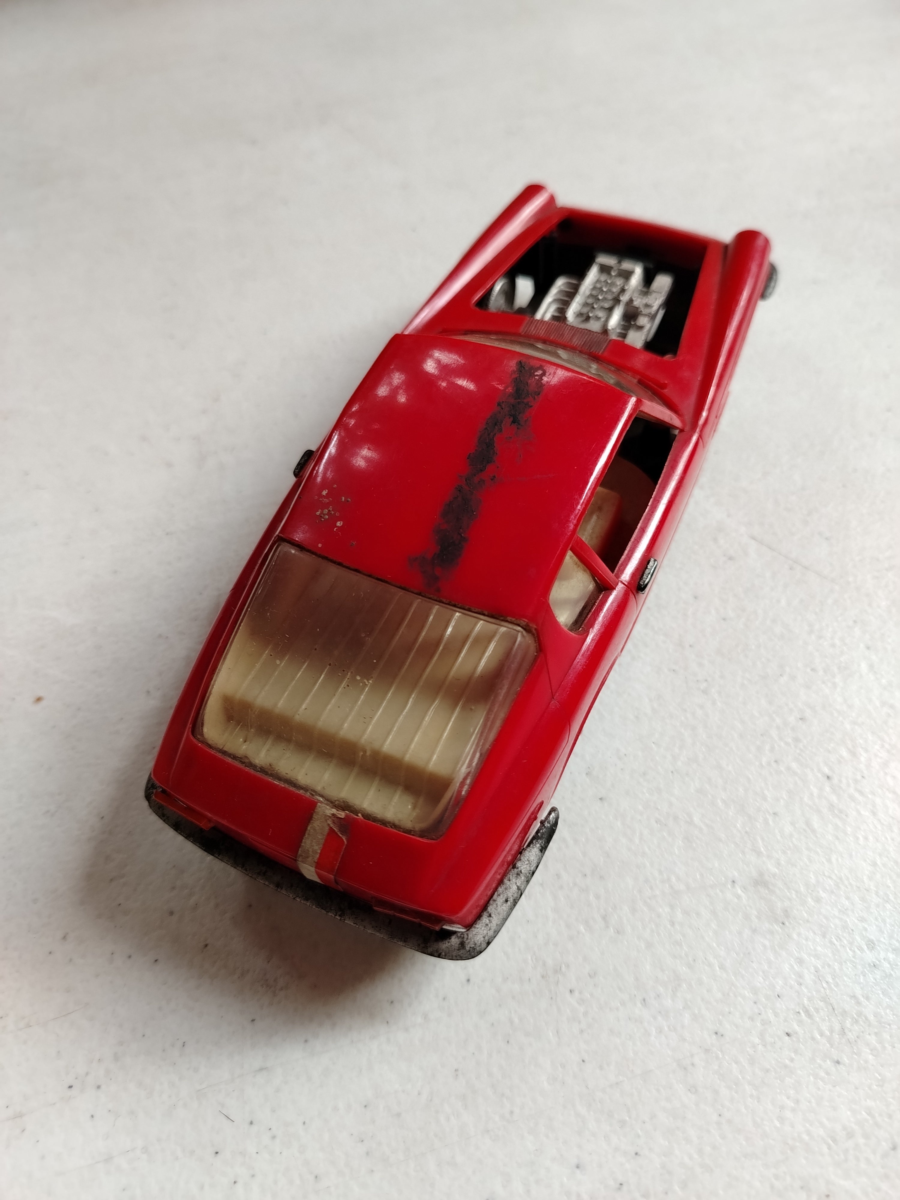 PLASTIC TOY CAR