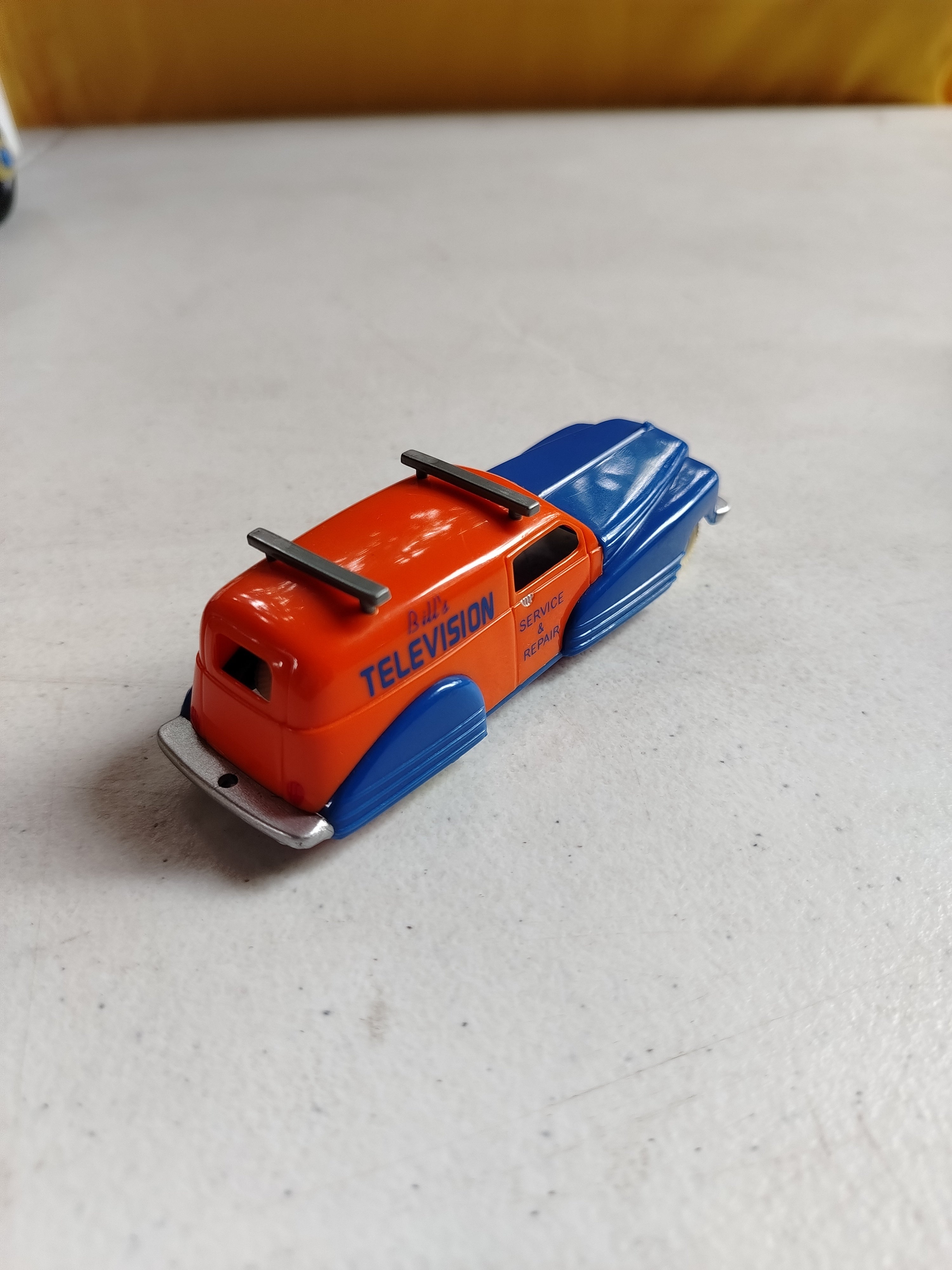 PLASTIC TOY CAR