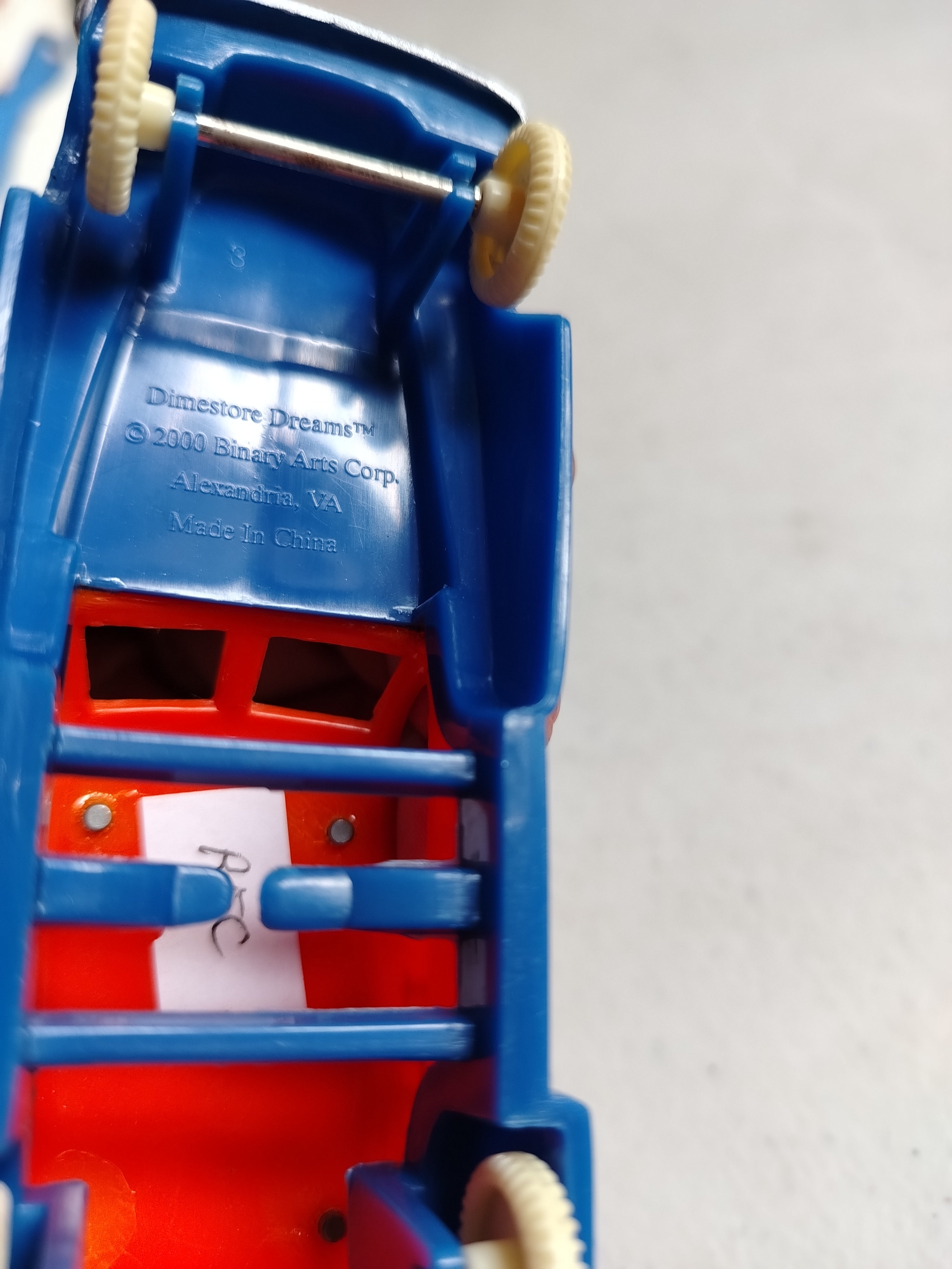 PLASTIC TOY CAR