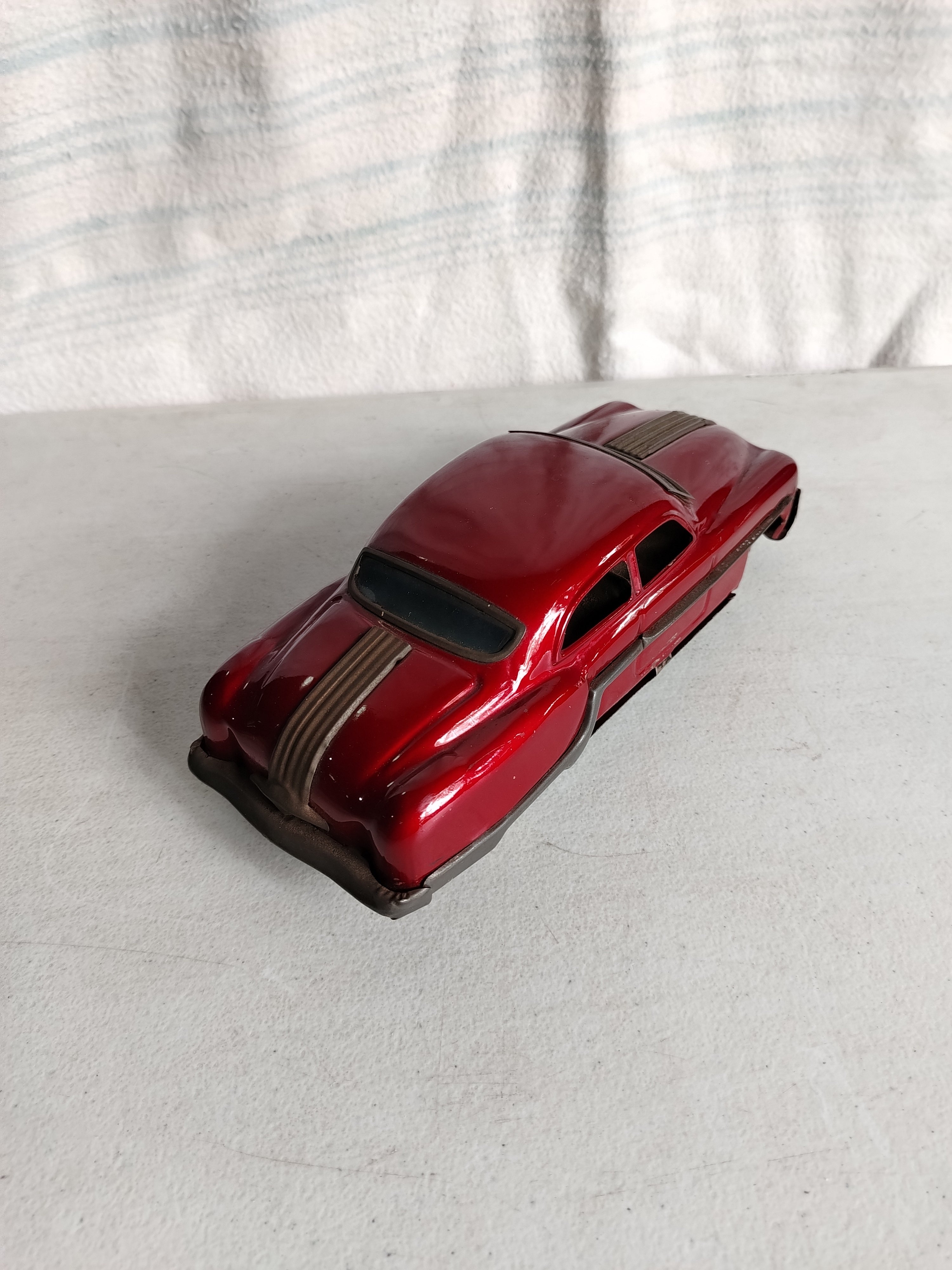 RED CAR TIN TOY