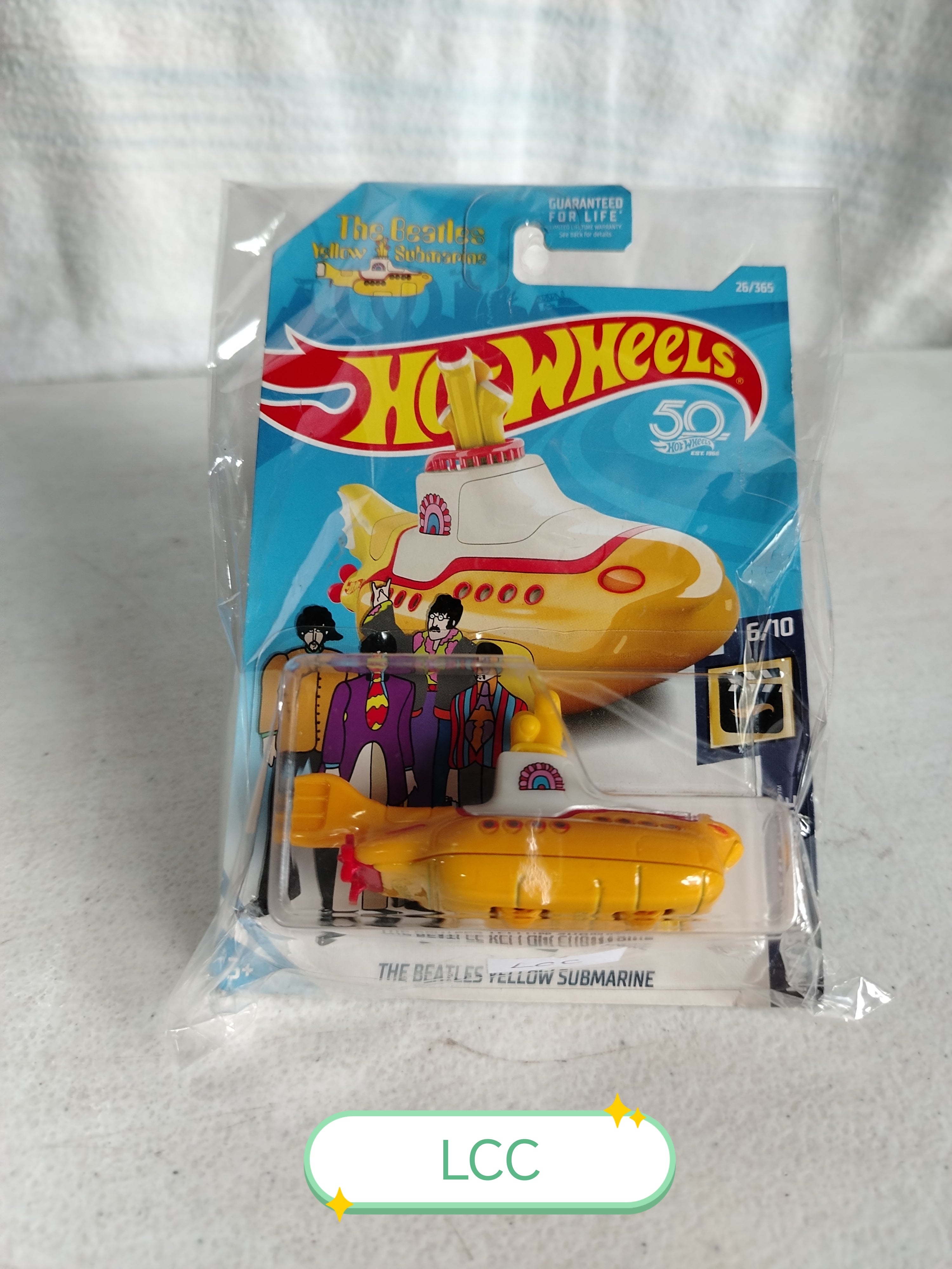 HOTWHEELS TE BEATLES YELLOW SUBMARINE