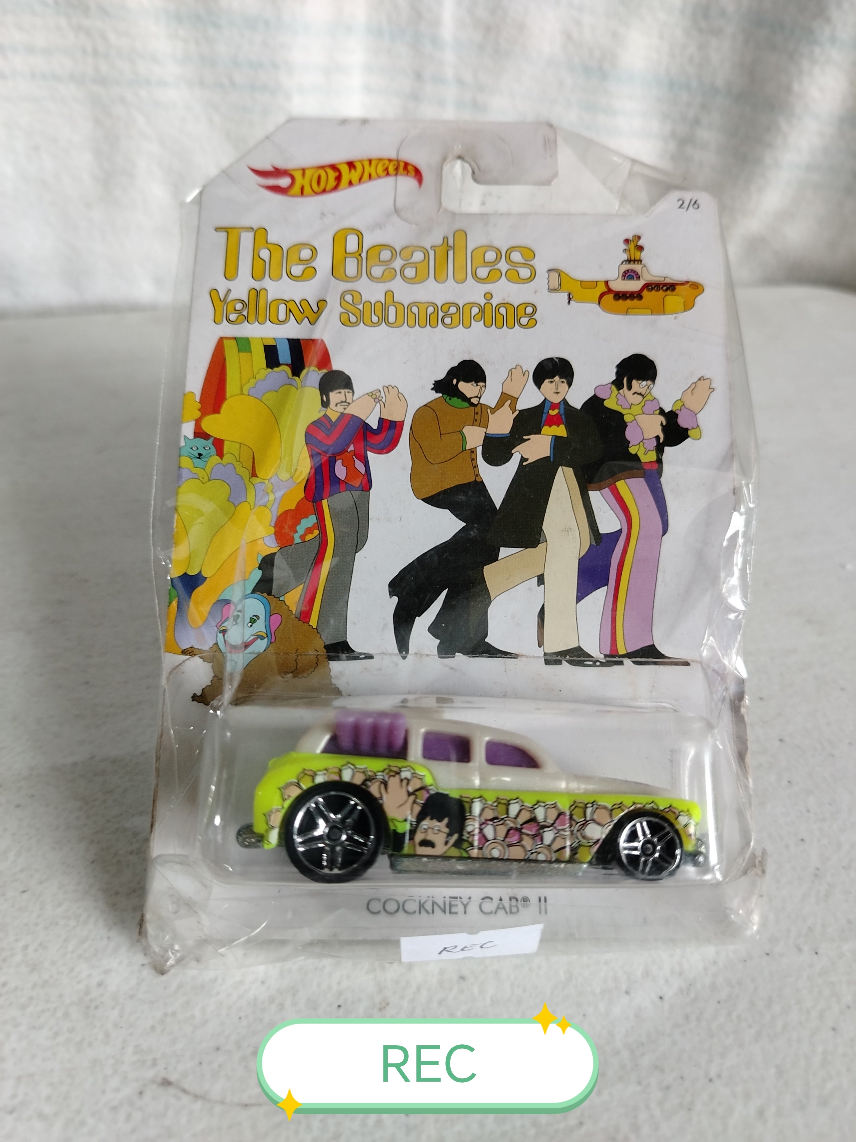 HOTWHEELS TE BEATLES YELLOW SUBMARINE