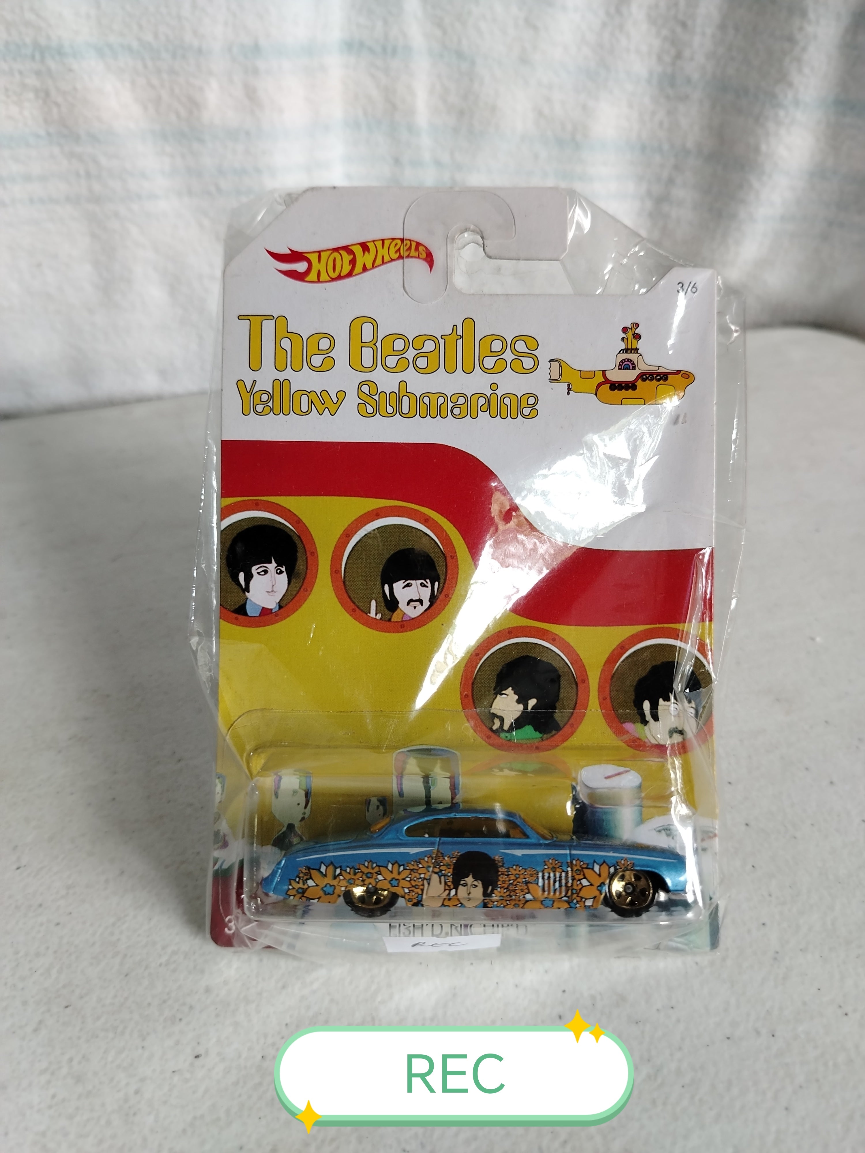 HOTWHEELS TE BEATLES YELLOW SUBMARINE