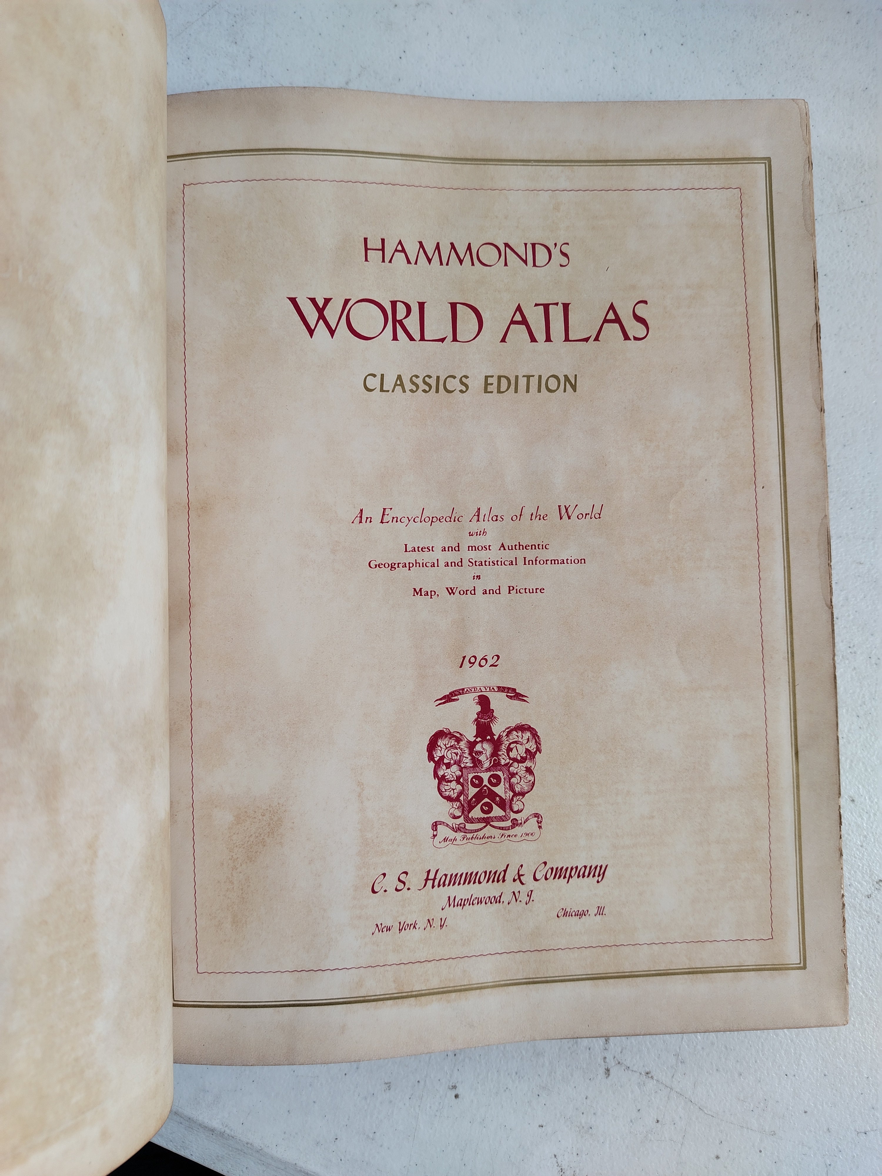 DICCIONARIO & ATLAS BOOK