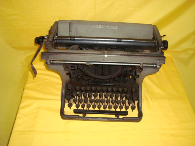 Underwood Typewritter AMN-AC251