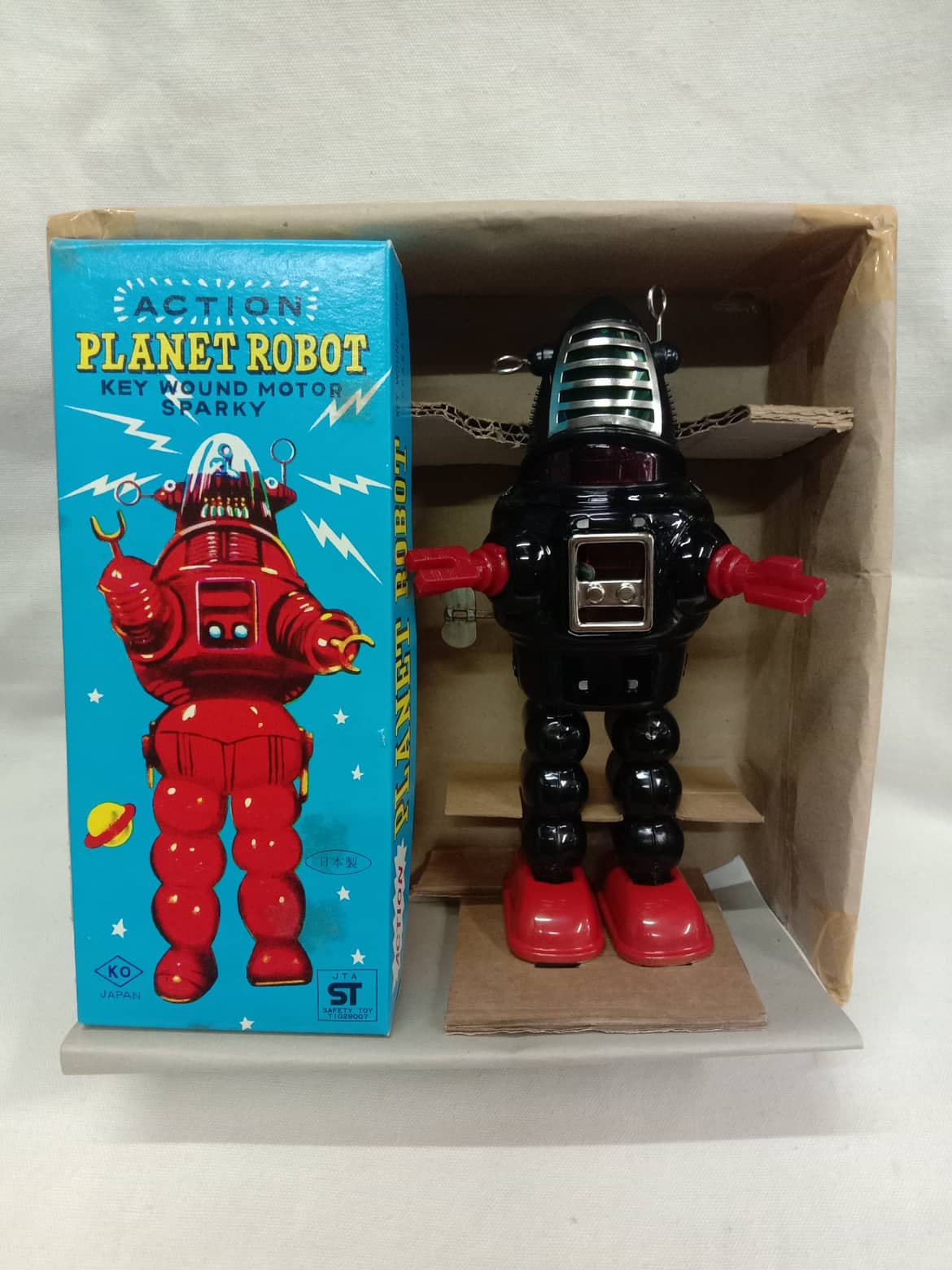 Original Planet Robot 1960's Japan Mint Condition w/ Original Box