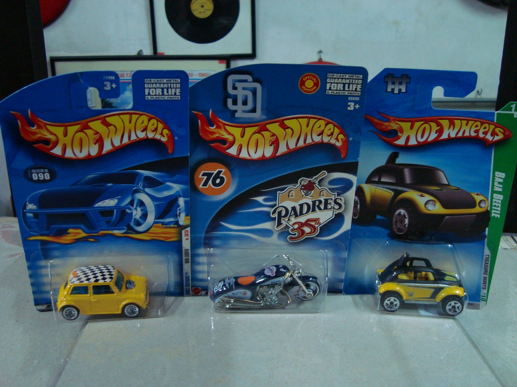 Hot Wheels Mini Cooper, Padres 35, Baja Beetle – Siglo Antiques